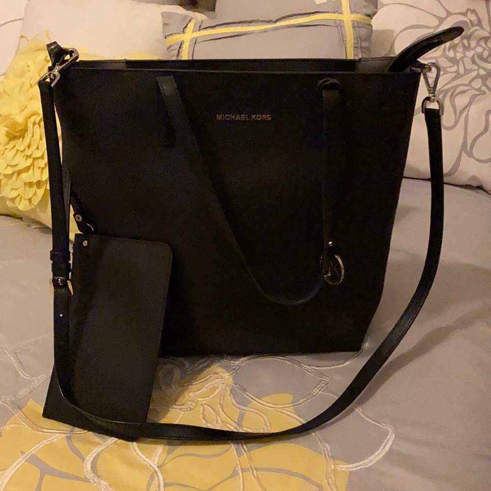 Michael Kors tote bag and detachable clutch/wallet